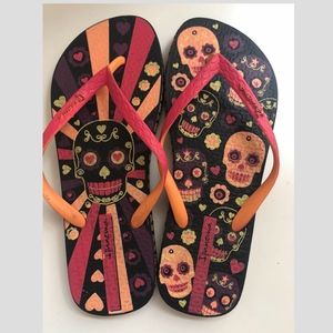 Ipanema Day of the dead skull flip flops